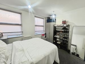 Bedroom- click for photo gallery